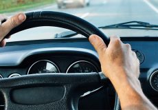 کشیده شدن فرمان خودرو